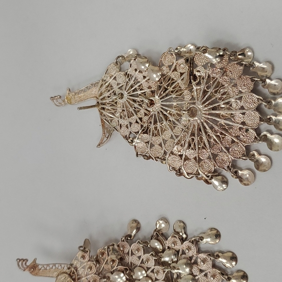 Jewelry - Picture 2 of 3